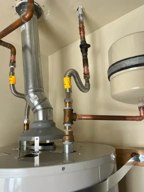 Water heater installation and plumbing repair in Lakewood Park
